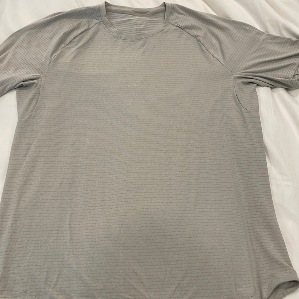 Lululemon shirt…. No tag but fits to be a XL